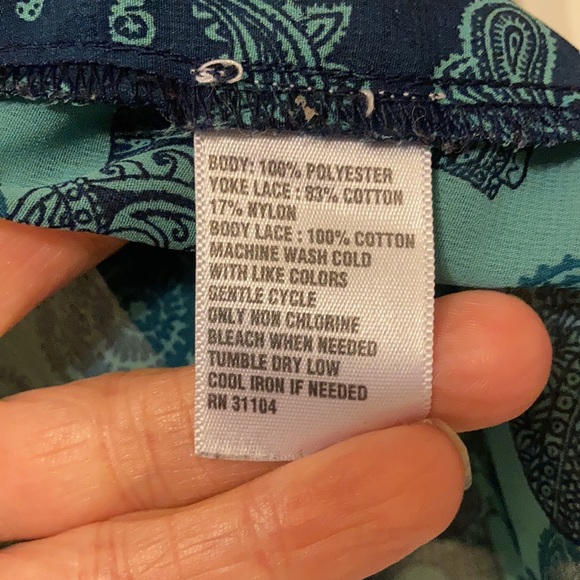 ⭐️⭐️Red Camel sheer tank top - size Small - navy and green elephants and paisley - Picture 7 of 7